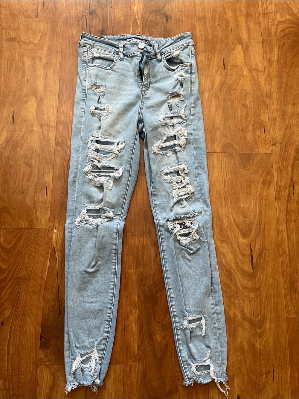 American Eagle Outfitters Light Wash Ripped Skinny Jeans